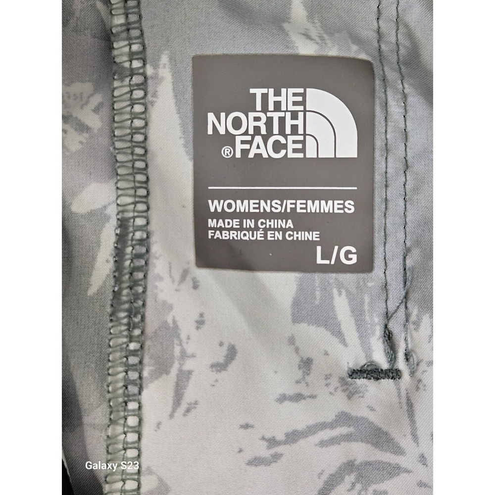 The North Face Camo‎ Light Weight Women's Jacket. Size Large Very Nice And...